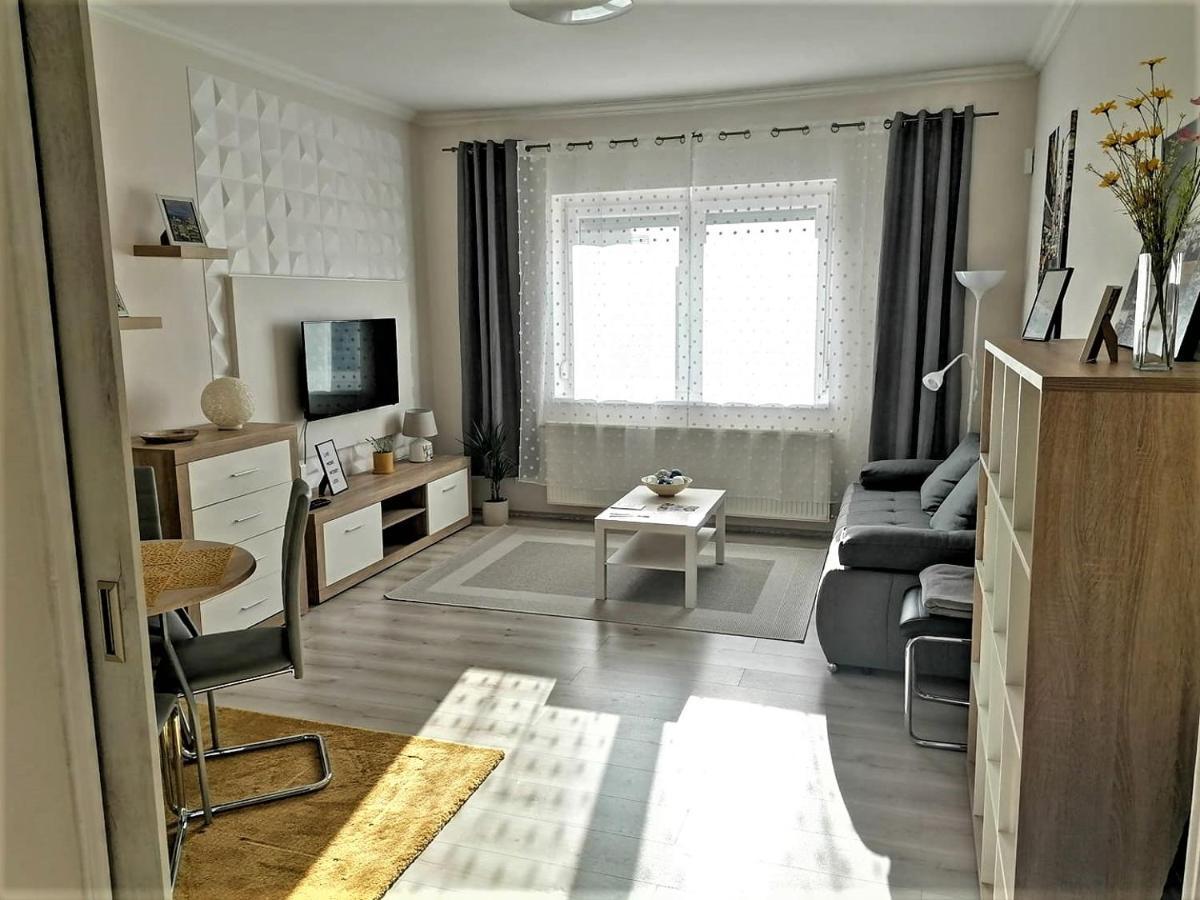 Sweet Central Apartment ,In The City Center Eger Exteriör bild