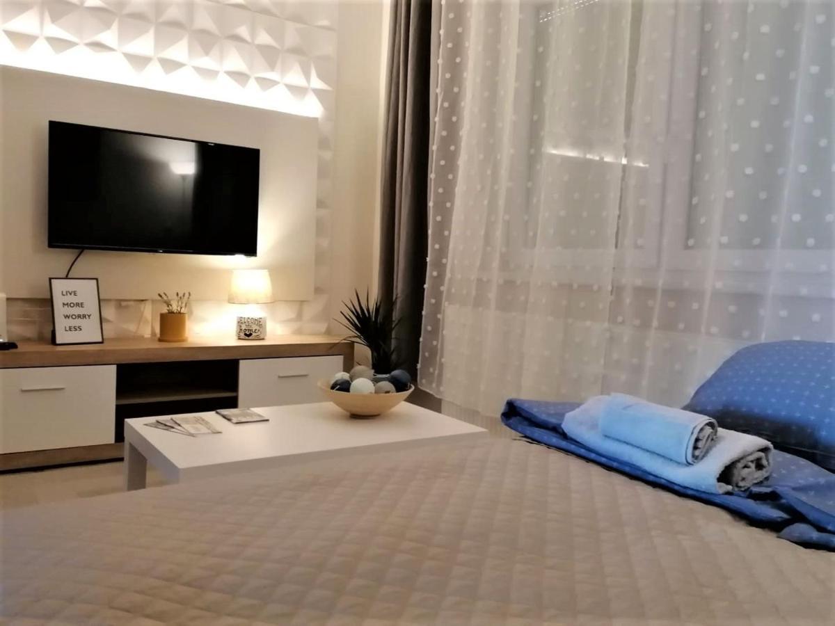Sweet Central Apartment ,In The City Center Eger Exteriör bild